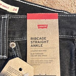 Levi's Women's Black Ribcage Straight Ankle Jeans